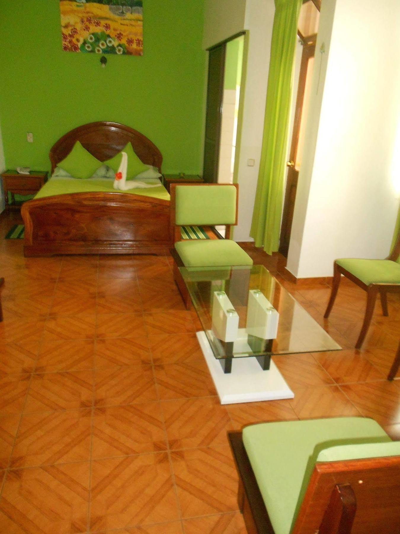 Chez Loutcha Residencial Hotel
